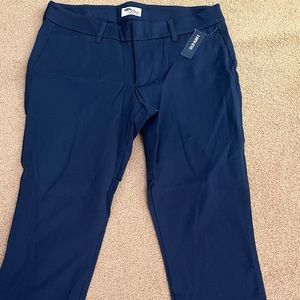 Old Navy “The Diva” navy blue ankle pants, size 8. NWT